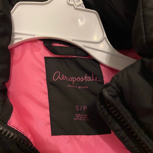 Aeropostale Black Vest - Picture 2 of 2